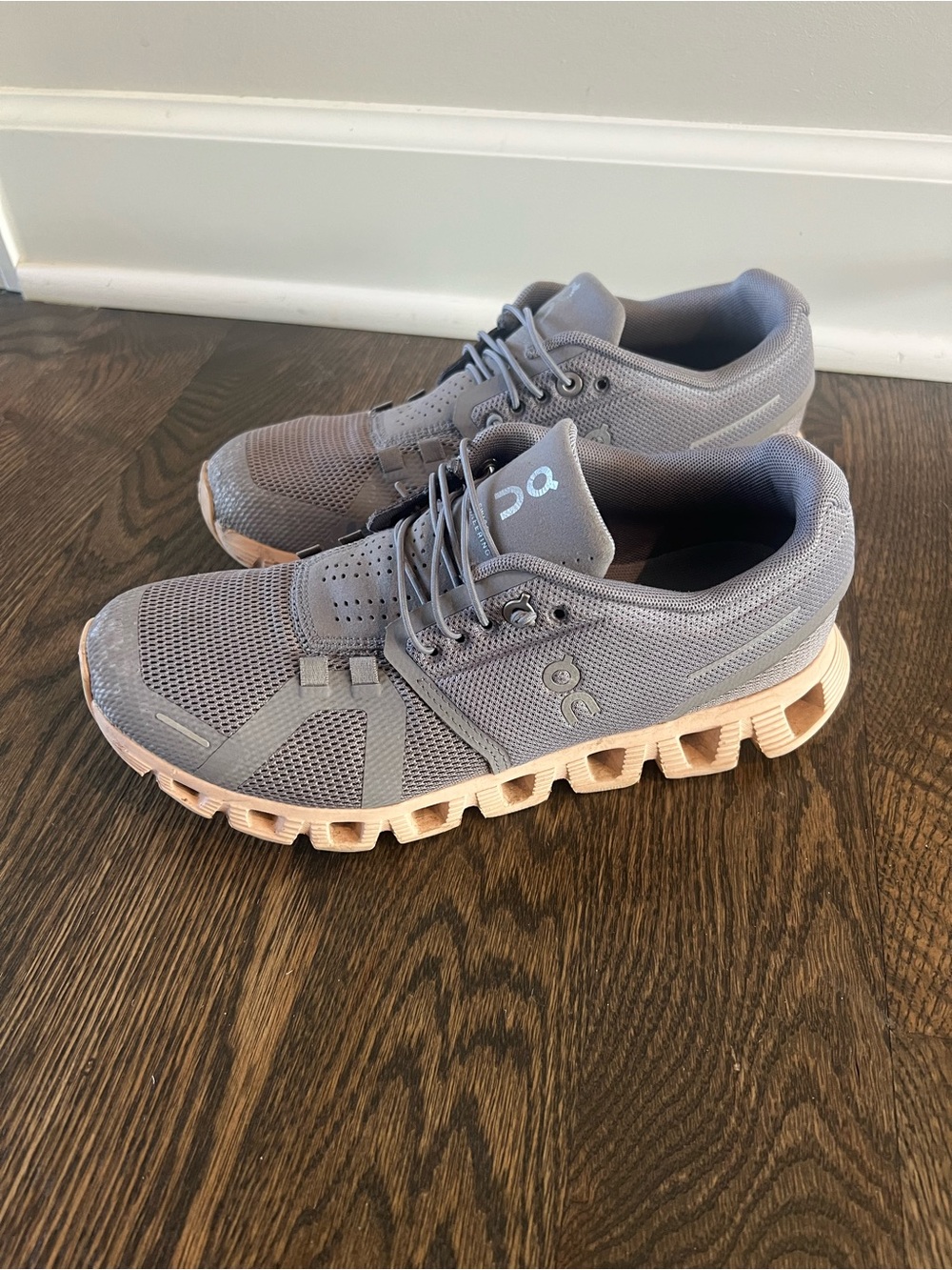 On Running Womens Cloud Sneakers size 7
